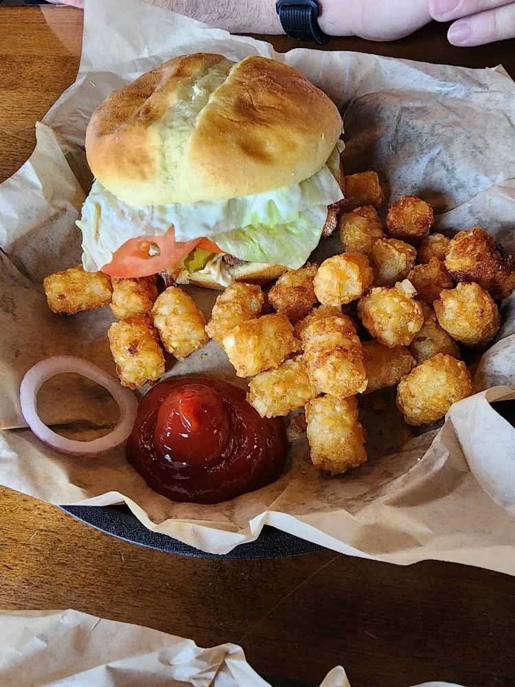 Cheeseburger and Tots